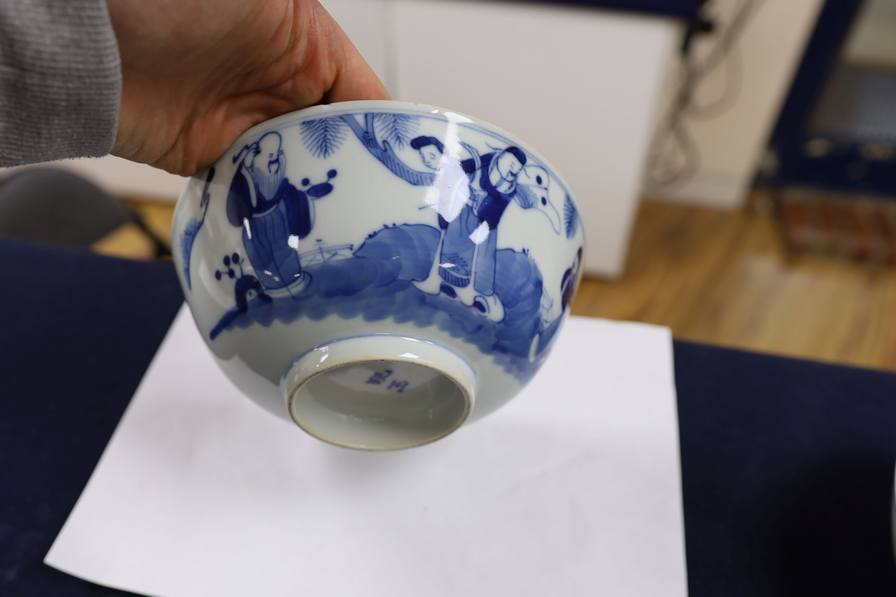 A collection of seven Chinese blue and white bowls 18cm